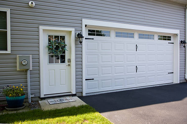 24/7 Emergency Garage Door Panel Replacement experts in James City, NC